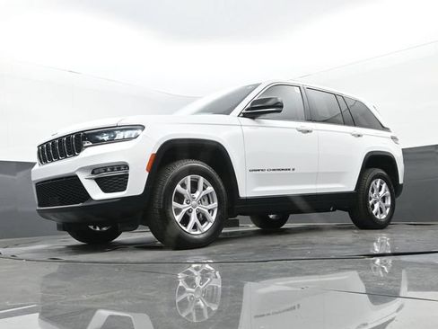 Used 2022 Jeep Grand Cherokee Limited AWD/4WD image 28