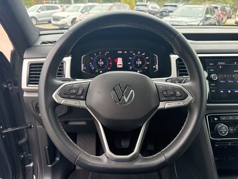 Used 2022 Volkswagen Atlas Cross Sport SE w/ Panoramic Sunroof Package image 11