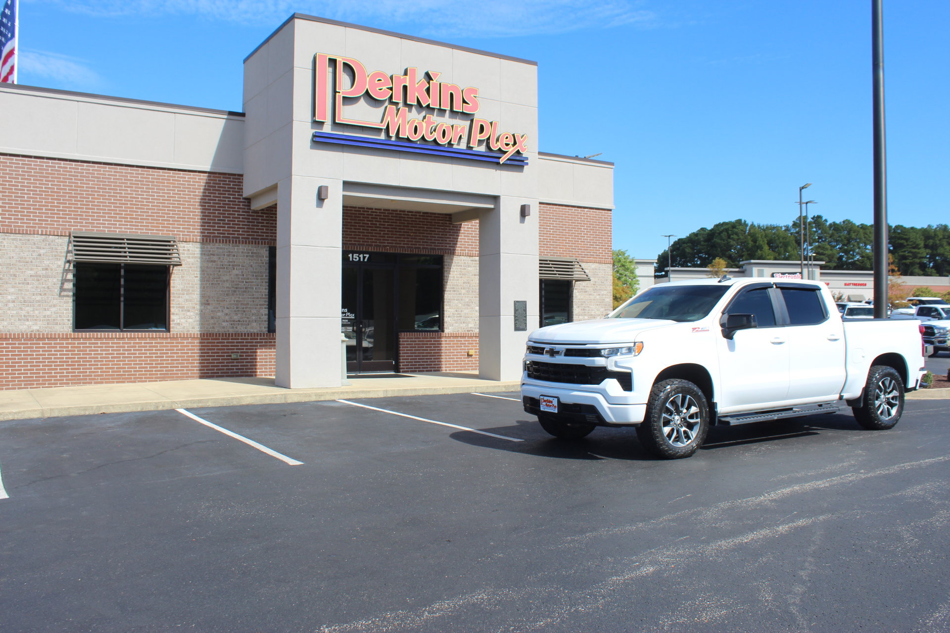 Used 2023 Chevrolet Silverado 1500 RST w/ Z71 Off-Road Package AWD/4WD image 14