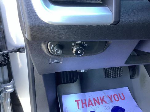 Used 2022 GMC Terrain SLE w/ Driver Convenience Package image 12