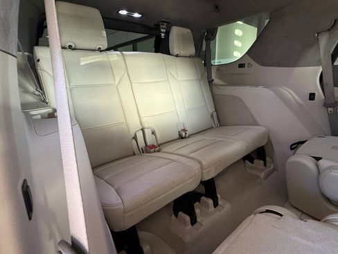 Used 2022 Cadillac Escalade Sport Platinum w/ LPO, ONYX Package AWD/4WD image 26