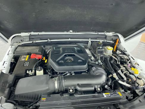 Used 2024 Jeep Wrangler Sahara image 18