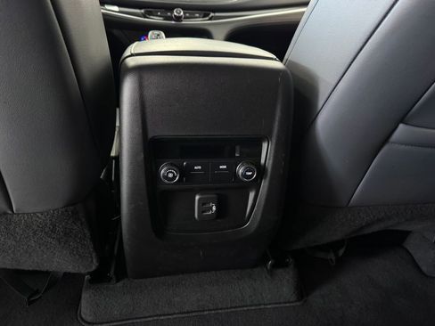 Certified 2021 Buick Enclave Essence AWD/4WD image 27