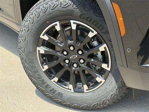 New 2026 Chevrolet Traverse Z71 w/ Enhanced Driving Package image 10