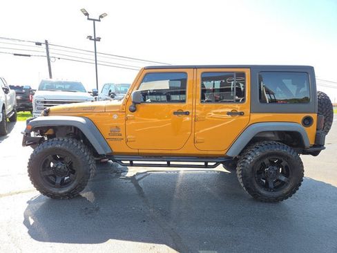 Used 2014 Jeep Wrangler Unlimited Sport w/ Quick Order Package 24S AWD/4WD image 3