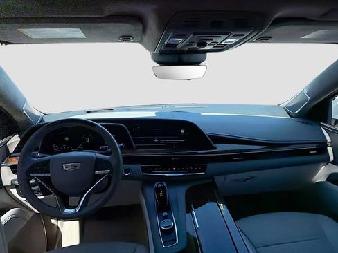 Used 2024 Cadillac Escalade Sport Platinum w/ Heavy-Duty Trailer Package image 17
