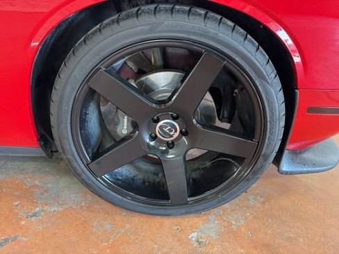 Used 2016 Dodge Challenger R/T Scat Pack w/ Leather Interior Group image 10