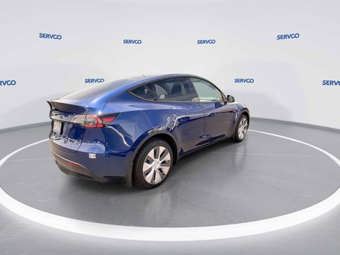 Used 2024 Tesla Model Y Long Range AWD/4WD image 8
