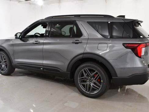 New 2026 Ford Explorer ST-Line w/ ST-Line Street Pack AWD/4WD image 15