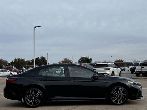 Used 2025 Toyota Camry XSE image 3