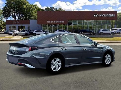 New 2026 Hyundai Sonata SE FWD image 8