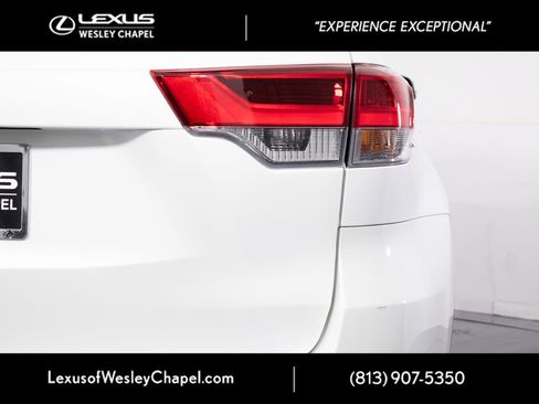 Used 2019 Toyota Highlander LE FWD image 8