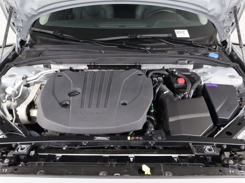 Certified 2025 Volvo V60 B5 Cross Country Plus AWD/4WD image 24