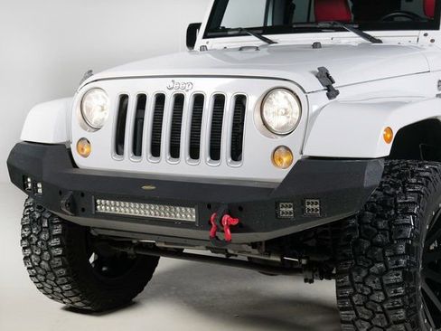 Used 2016 Jeep Wrangler Unlimited Sahara image 25