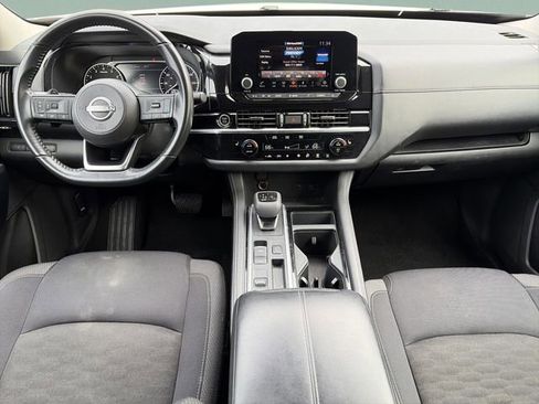 Used 2024 Nissan Pathfinder SV image 17