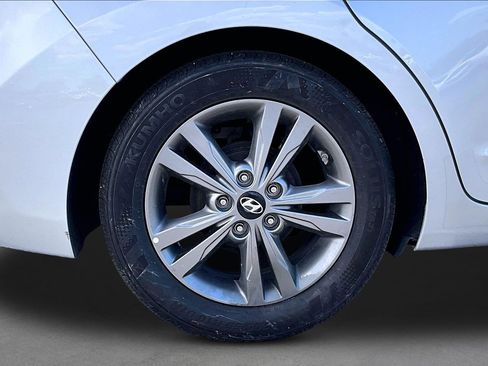 Used 2017 Hyundai Elantra Value Edition FWD image 8