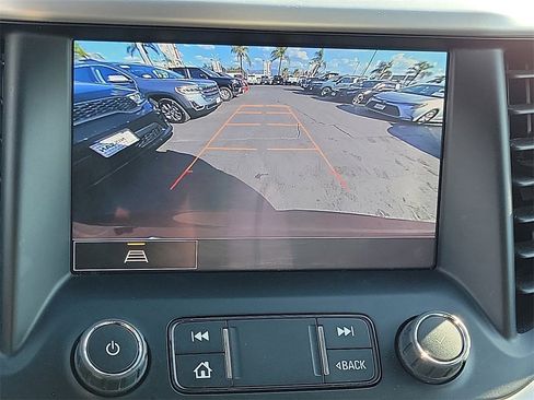 Used 2023 GMC Acadia SLT image 10