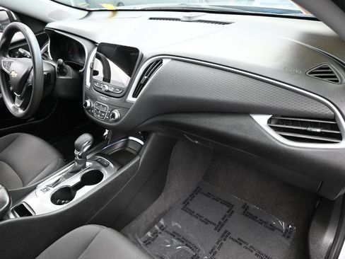 Used 2024 Chevrolet Malibu LT FWD image 41