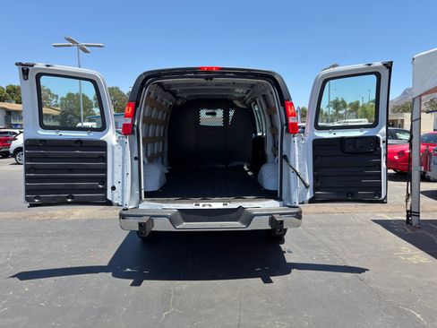 Used 2024 GMC Savana 2500 w/ Driver Convenience Package RWD image 17