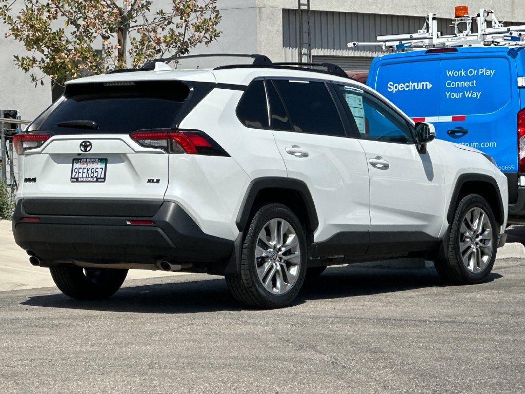 Used 2023 Toyota RAV4 XLE Premium FWD image 3