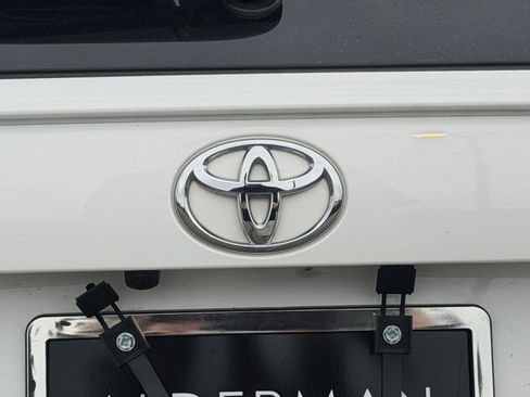 Used 2019 Toyota RAV4 LE image 46