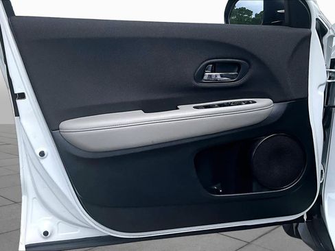 Used 2019 Honda HR-V LX image 21