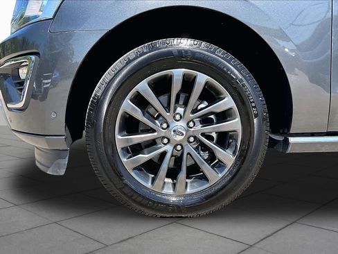 Used 2019 Ford Expedition Limited w/ Equipment Group 301A RWD image 11