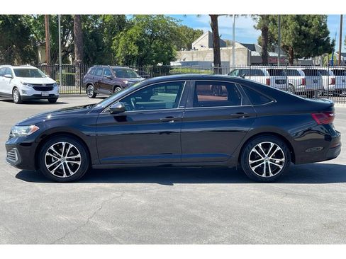 Used 2023 Volkswagen Jetta Sport FWD image 3