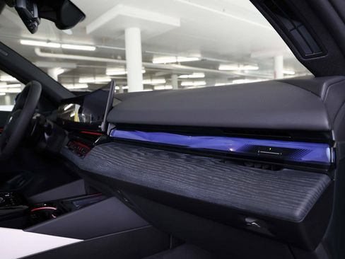 New 2026 BMW 530i w/ Premium Package image 31