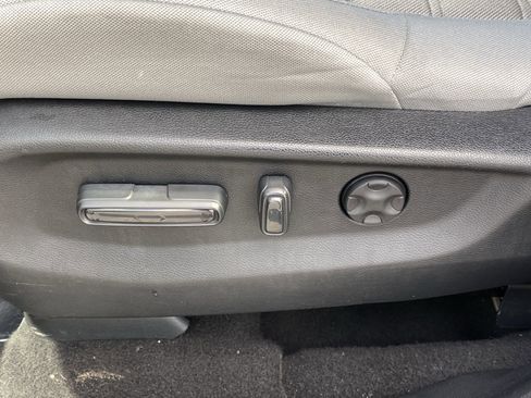 Used 2017 Honda CR-V EX image 17