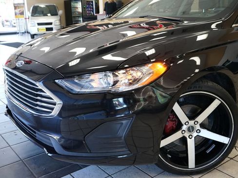 Used 2020 Ford Fusion SE FWD image 21