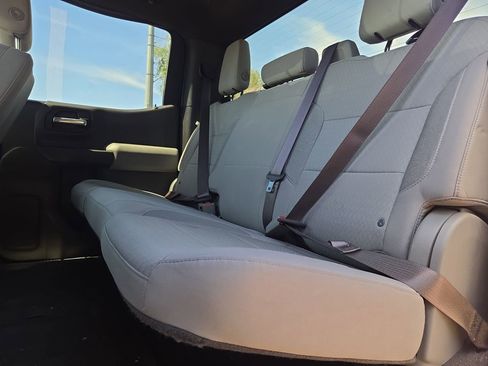 Used 2021 Chevrolet Silverado 1500 LT image 18