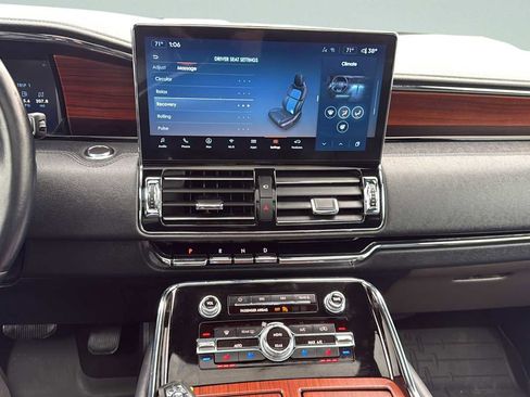 Used 2023 Lincoln Navigator Reserve image 9