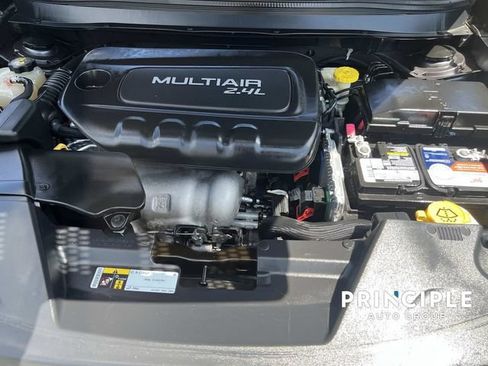 Used 2017 Jeep Cherokee Latitude w/ Safety/Convenience Group FWD image 34
