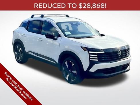 New 2026 Nissan Kicks SR w/ Cold Weather Package image 3