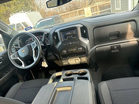 Used 2023 Chevrolet Silverado 2500 Custom w/ Custom Value Package image 11