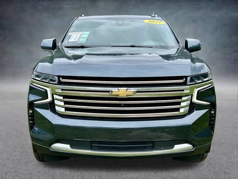 Used 2021 Chevrolet Suburban High Country RWD image 2