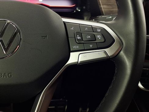 Used 2024 Volkswagen Atlas SEL Premium R-Line image 22