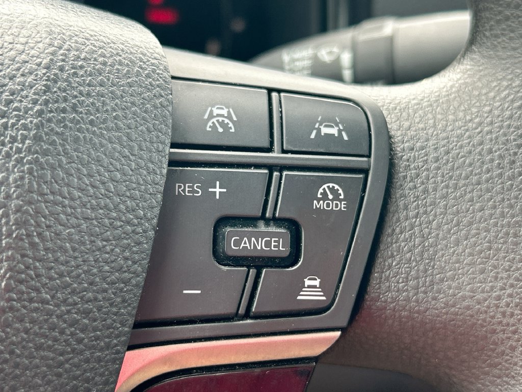 Used 2025 Toyota Camry LE FWD image 17