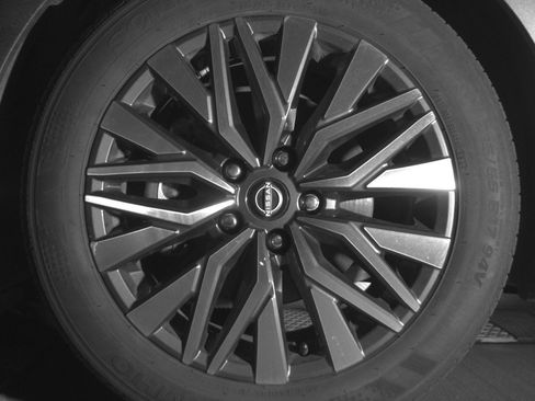 Used 2025 Nissan Altima 2.5 SV FWD image 12