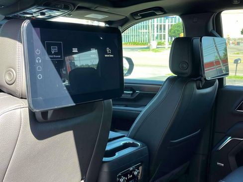 New 2026 GMC Yukon Denali w/ Advanced Technology Package AWD/4WD image 17