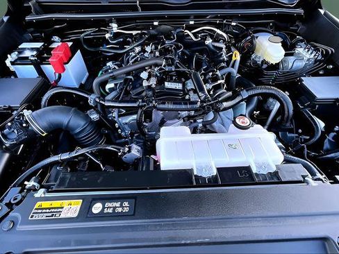 Used 2025 Toyota 4Runner SR5 image 7