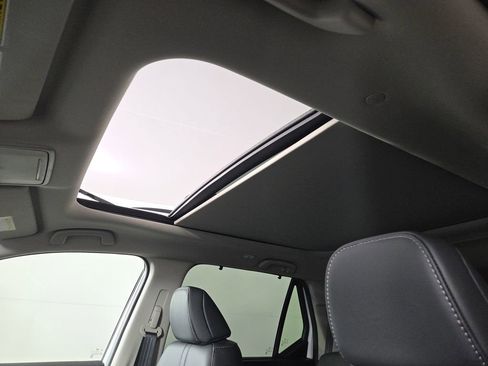 New 2026 Honda Pilot Touring image 4