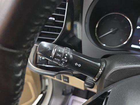 Used 2018 Mitsubishi Outlander SEL image 32