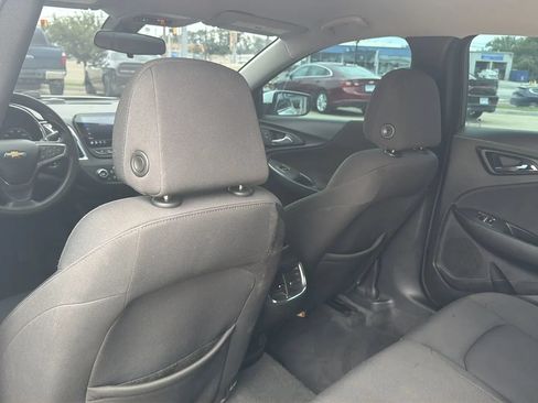 Used 2020 Chevrolet Malibu LT FWD image 34