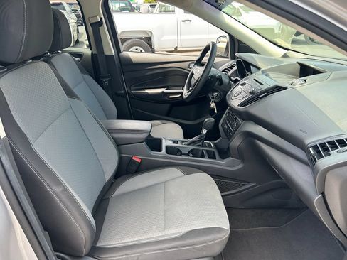 Used 2017 Ford Escape SE AWD/4WD image 35