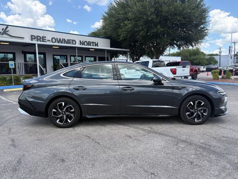 Used 2024 Hyundai Sonata SEL FWD image 2