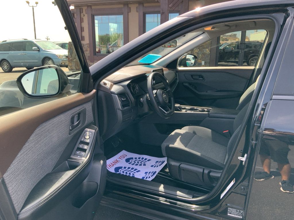 Used 2021 Nissan Rogue S AWD/4WD image 9