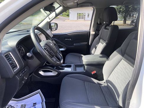 Certified 2024 Nissan Frontier SV w/ SV Convenience Package RWD image 10