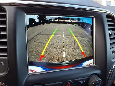 Used 2018 Jeep Grand Cherokee High Altitude image 18